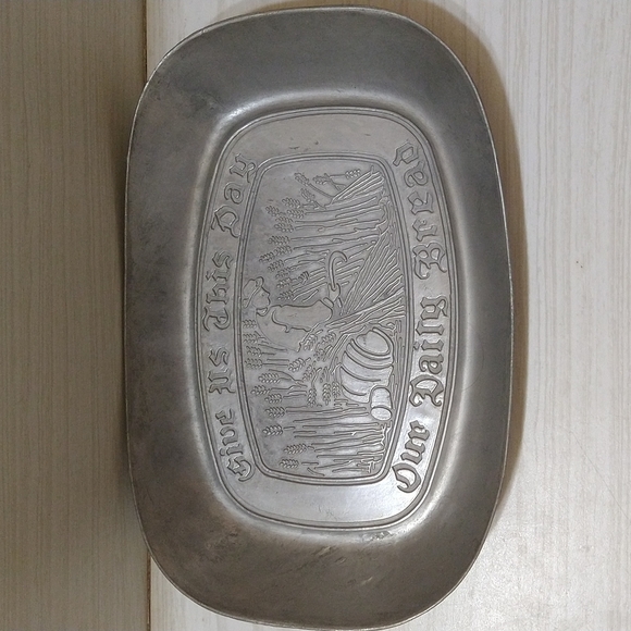 Vintage Wilton Pewter Armetale "Give Us This Day Our Daily Bread" Silver Tray - Picture 1 of 3